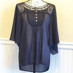 BNWT Daniel Rainn Gray with Black Detailing Short Sleeve Blouse.